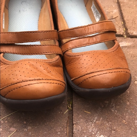 SOLD! EASY SPIRIT Brown Double Strap MJ Pumps. - Picture 2 of 8